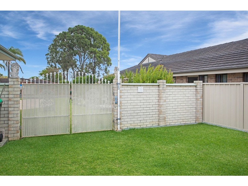6 Silky Ash Close, Old Bar NSW 2430