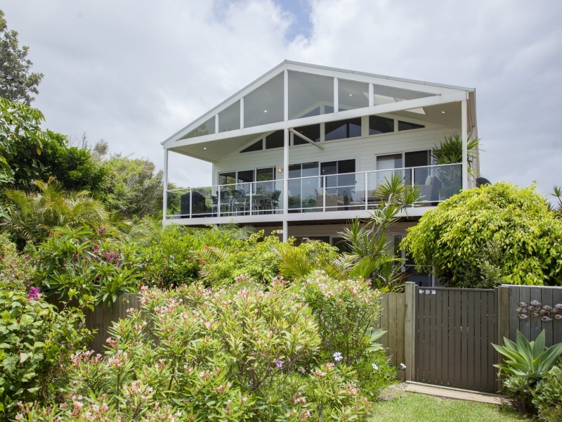 18 Lewis Street, Old Bar NSW 2430