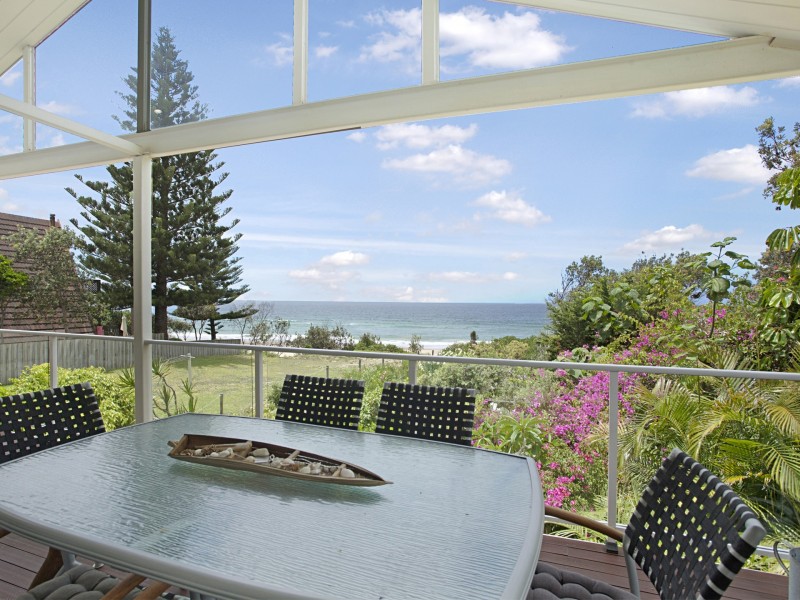 18 Lewis Street, Old Bar NSW 2430