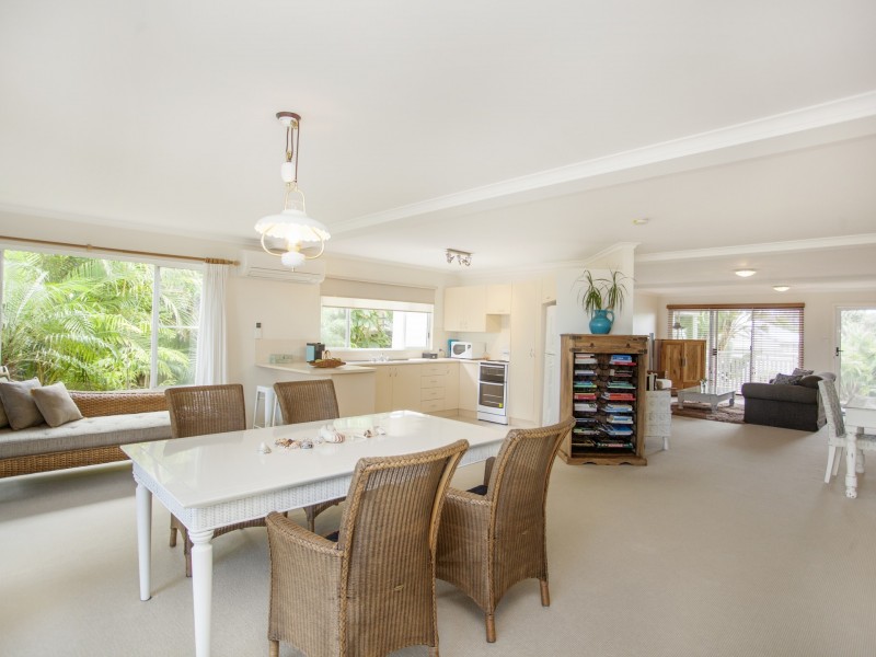 18 Lewis Street, Old Bar NSW 2430