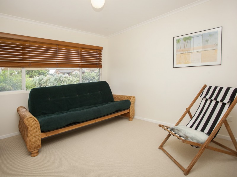 18 Lewis Street, Old Bar NSW 2430