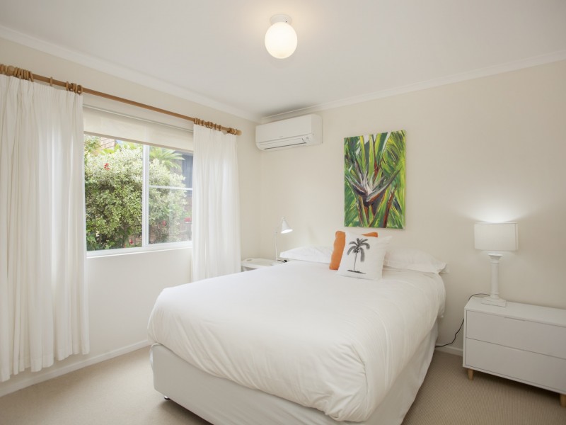 18 Lewis Street, Old Bar NSW 2430