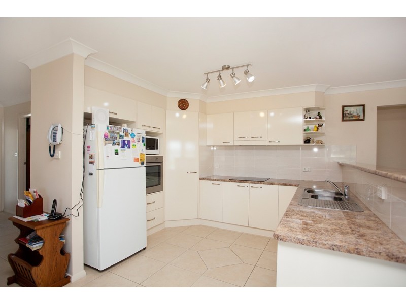 7 Curlew Place, Old Bar NSW 2430