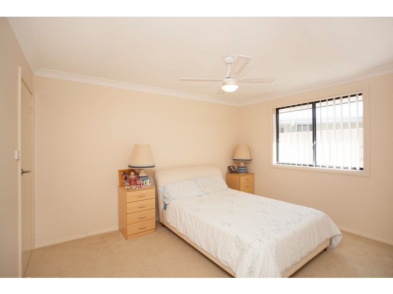 7 Curlew Place, Old Bar NSW 2430