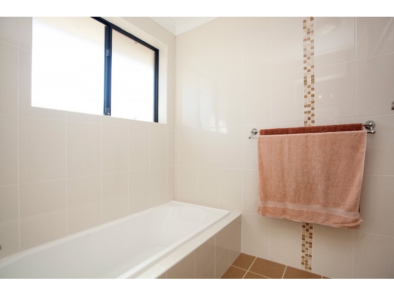 7 Curlew Place, Old Bar NSW 2430