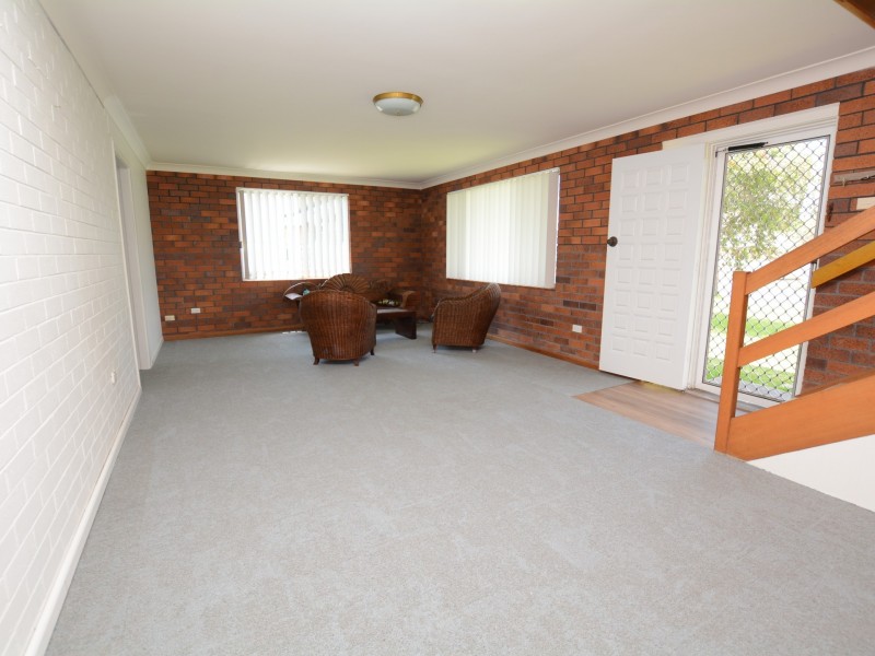 11 Clerke St, Old Bar NSW 2430
