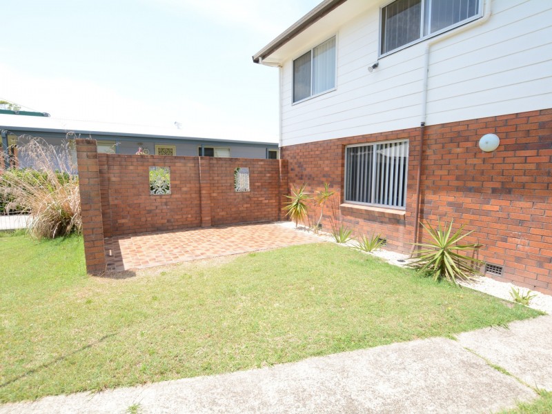 11 Clerke St, Old Bar NSW 2430