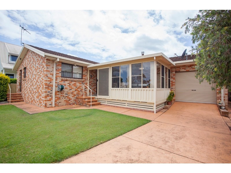 12 Casuarina Close, Old Bar NSW 2430