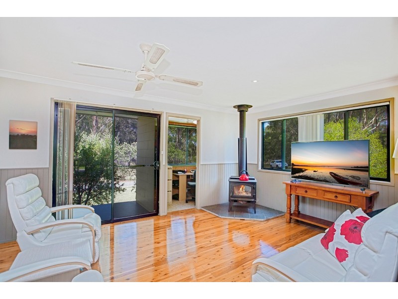 114 Warwiba Road, Old Bar NSW 2430