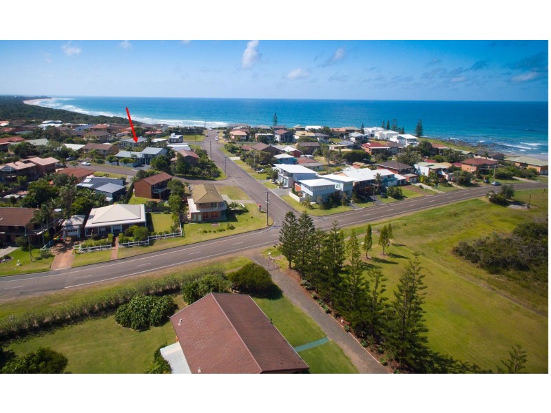 2 Shelly Close, Wallabi Point NSW 2430