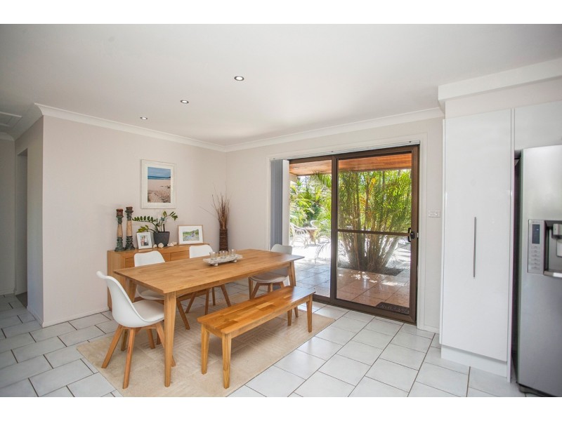 2 Shelly Close, Wallabi Point NSW 2430