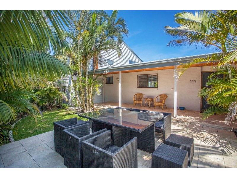 2 Shelly Close, Wallabi Point NSW 2430