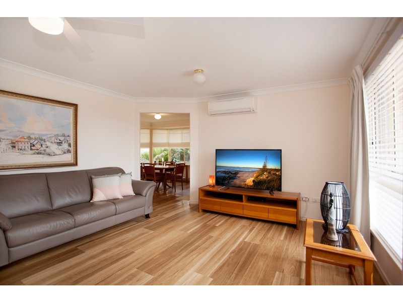 29 Pryor Crescent, Old Bar NSW 2430