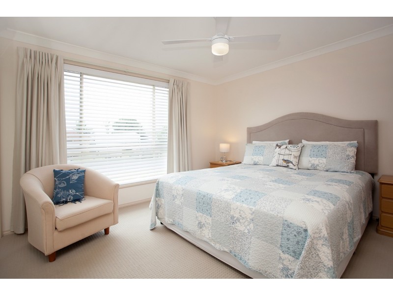 29 Pryor Crescent, Old Bar NSW 2430