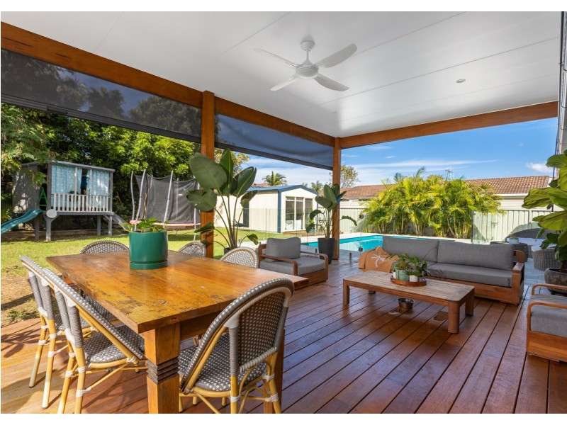 4 Molong Road, Old Bar NSW 2430