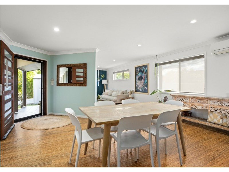 4 Molong Road, Old Bar NSW 2430