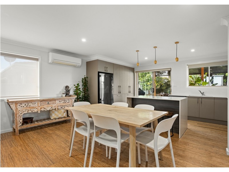 4 Molong Road, Old Bar NSW 2430