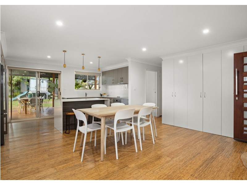 4 Molong Road, Old Bar NSW 2430