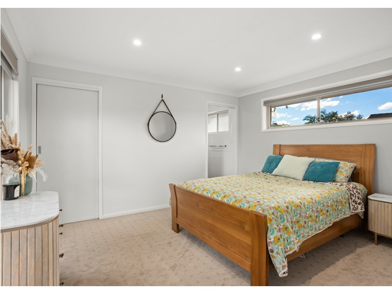4 Molong Road, Old Bar NSW 2430