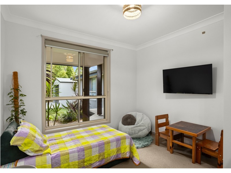 4 Molong Road, Old Bar NSW 2430