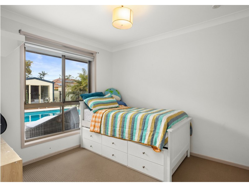4 Molong Road, Old Bar NSW 2430