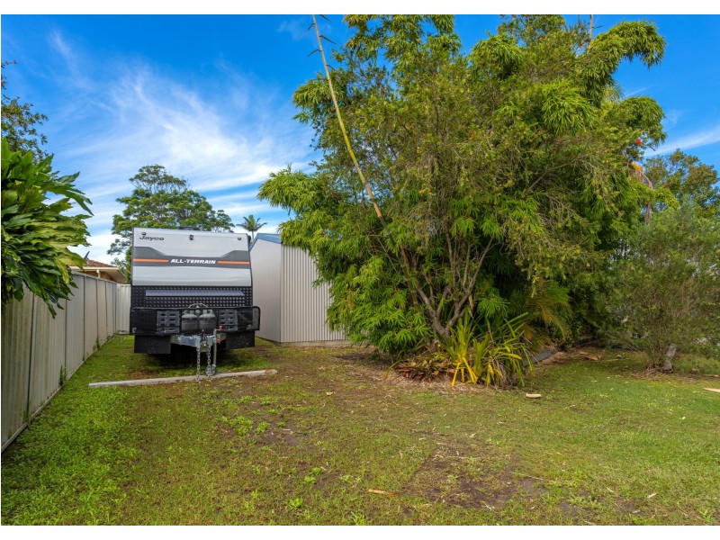 4 Molong Road, Old Bar NSW 2430