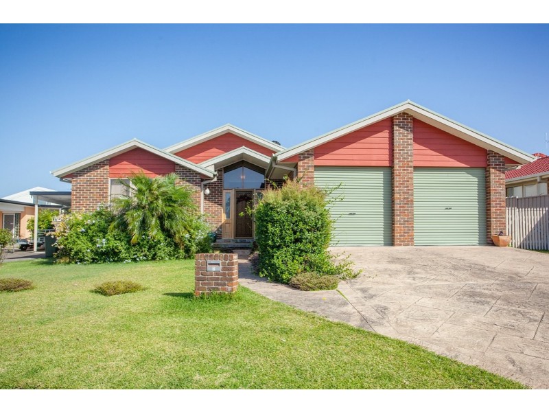 7 Carrabeen Drive, Old Bar NSW 2430