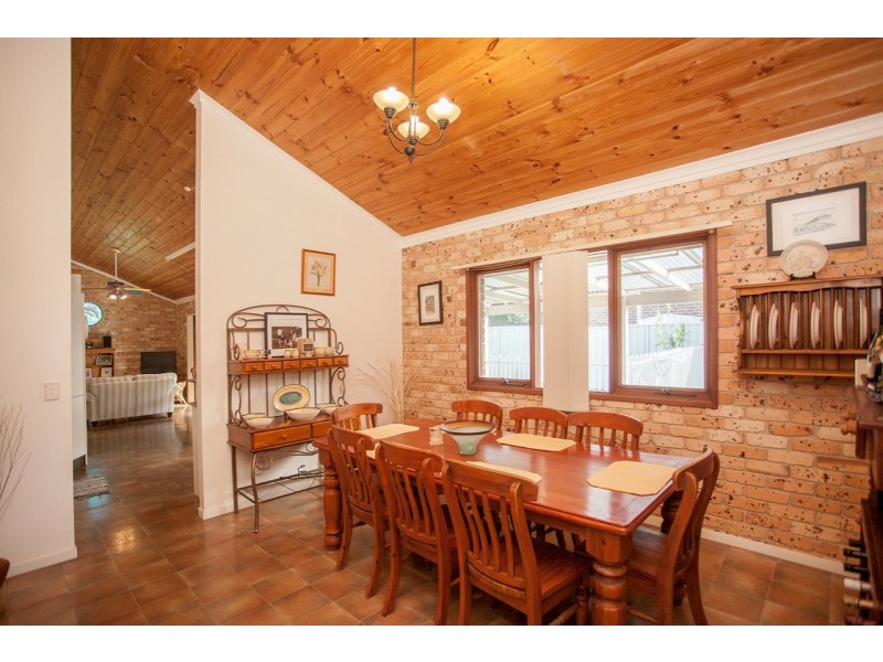 7 Carrabeen Drive, Old Bar NSW 2430