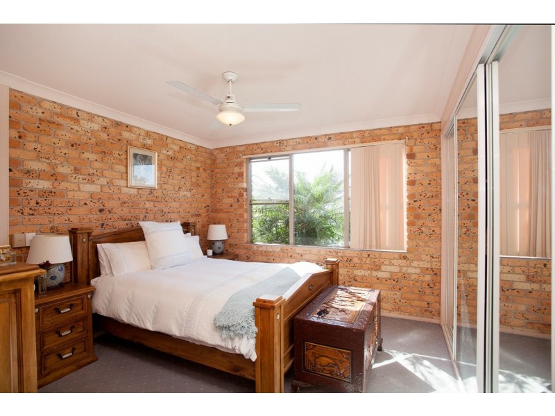 7 Carrabeen Drive, Old Bar NSW 2430