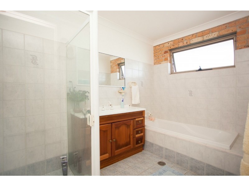 7 Carrabeen Drive, Old Bar NSW 2430