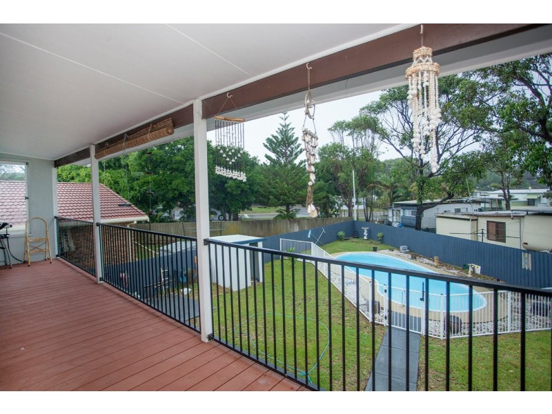 9 Banksia Close, Manning Point NSW 2430