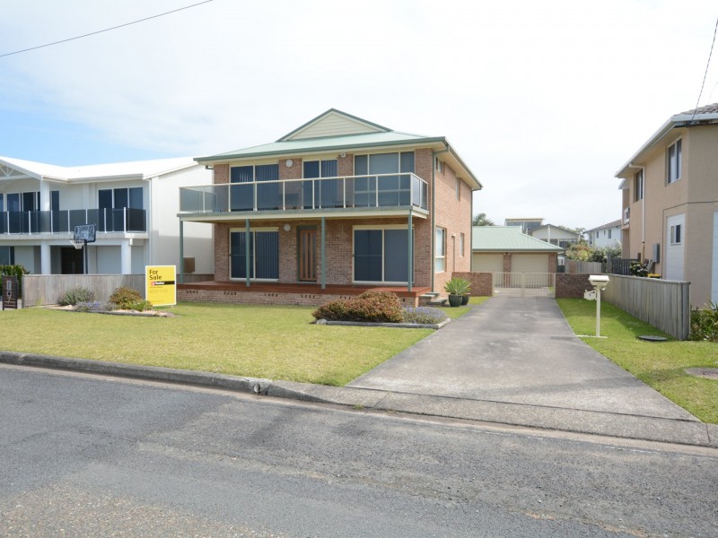 9 Marine Drive, Wallabi Point NSW 2430