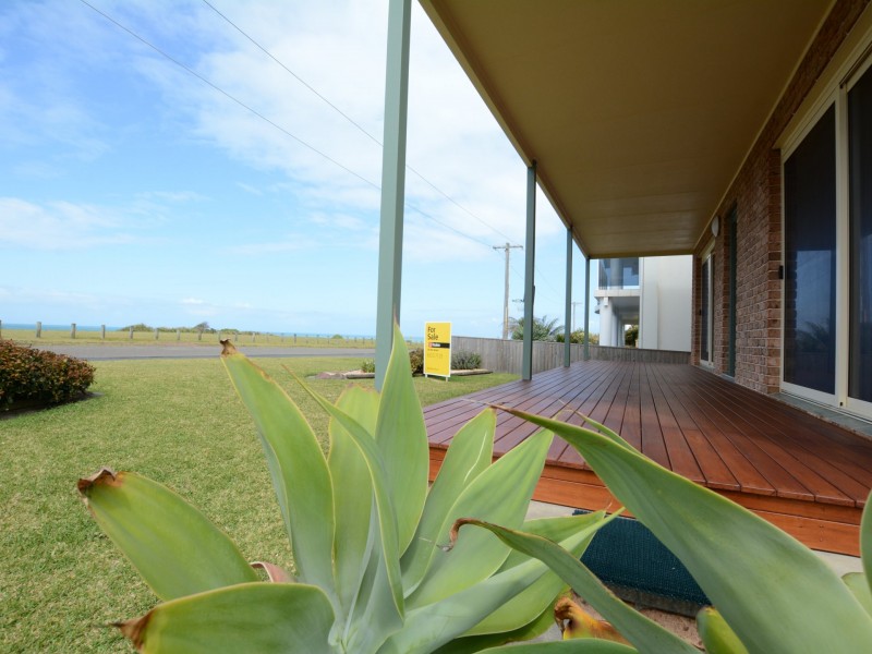 9 Marine Drive, Wallabi Point NSW 2430