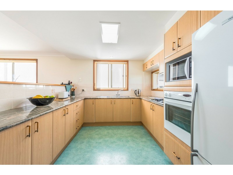 9 Marine Drive, Wallabi Point NSW 2430