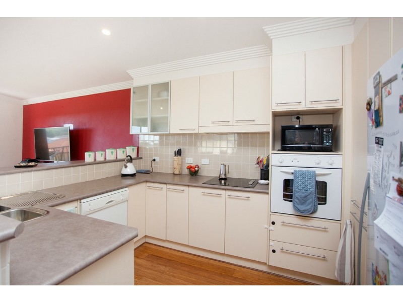 2/34 Mistral Place, Old Bar NSW 2430