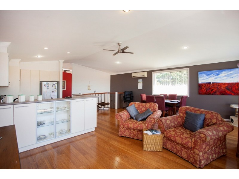 2/34 Mistral Place, Old Bar NSW 2430