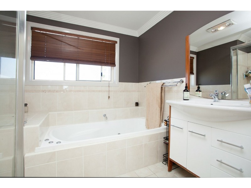 2/34 Mistral Place, Old Bar NSW 2430