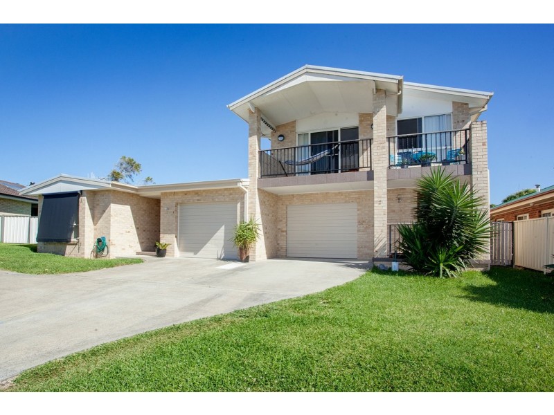 2/34 Mistral Place, Old Bar NSW 2430