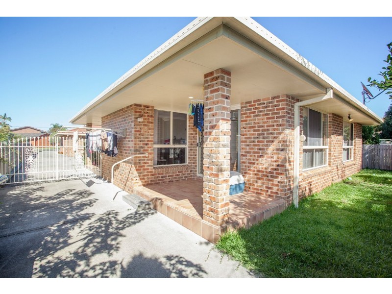 2/11 Farleigh Street, Old Bar NSW 2430