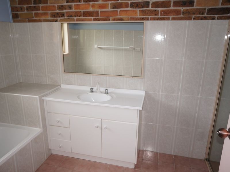 4/58-60 Wyden Street, Old Bar NSW 2430