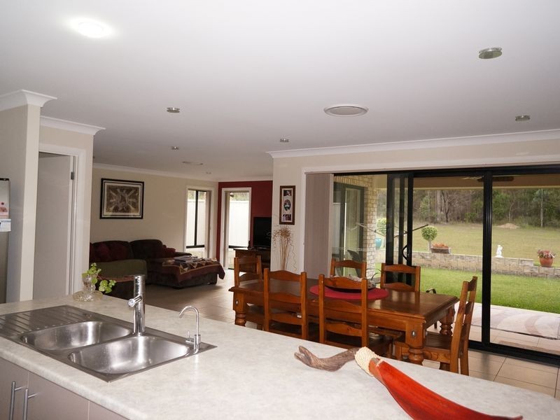 8 Kadungle Close, Wallabi Point NSW 2430