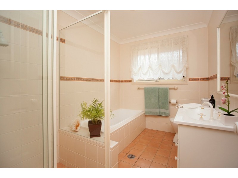 29 Pryor Crescent, Old Bar NSW 2430