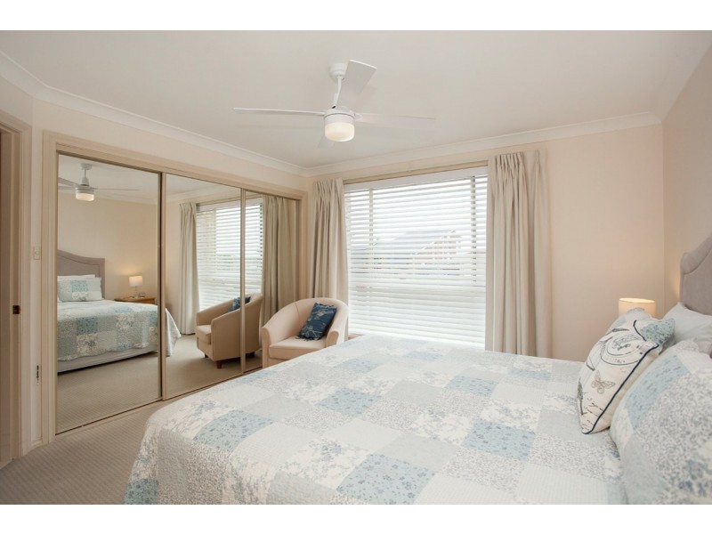 29 Pryor Crescent, Old Bar NSW 2430