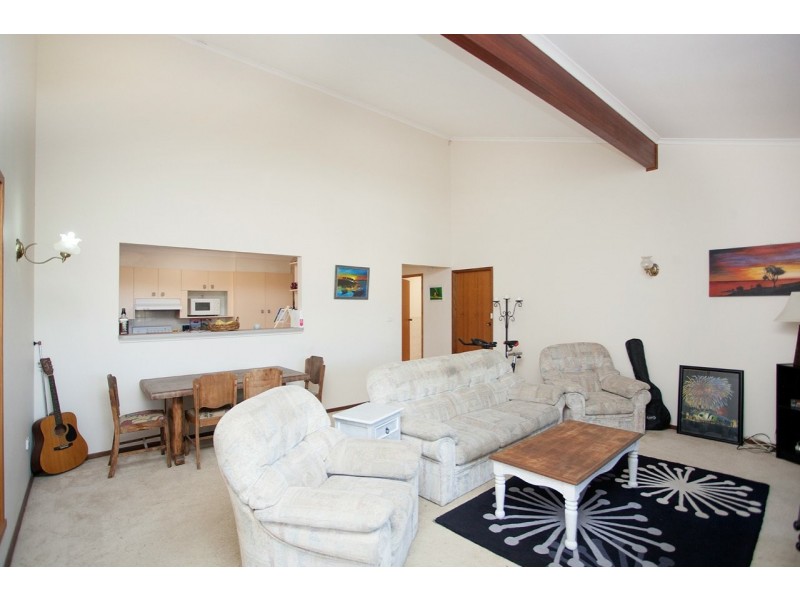 1 & 2/85 Old Bar Road, Old Bar NSW 2430