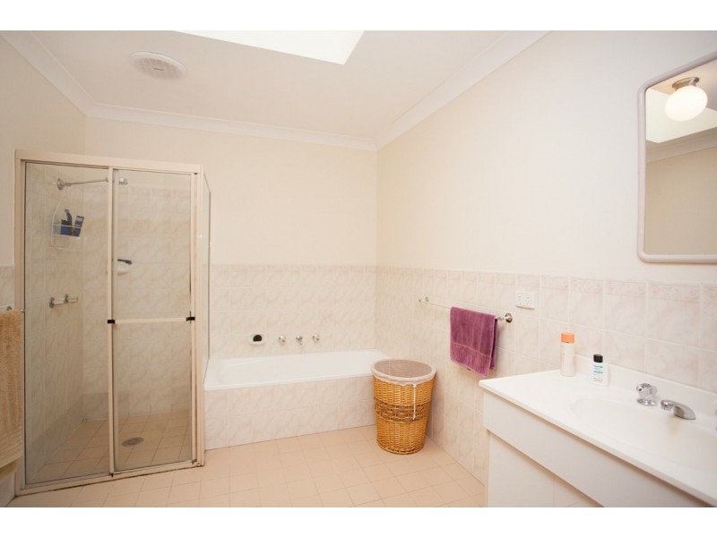 1 & 2/85 Old Bar Road, Old Bar NSW 2430