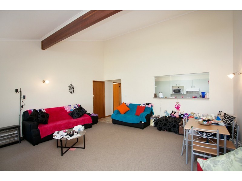 1 & 2/85 Old Bar Road, Old Bar NSW 2430