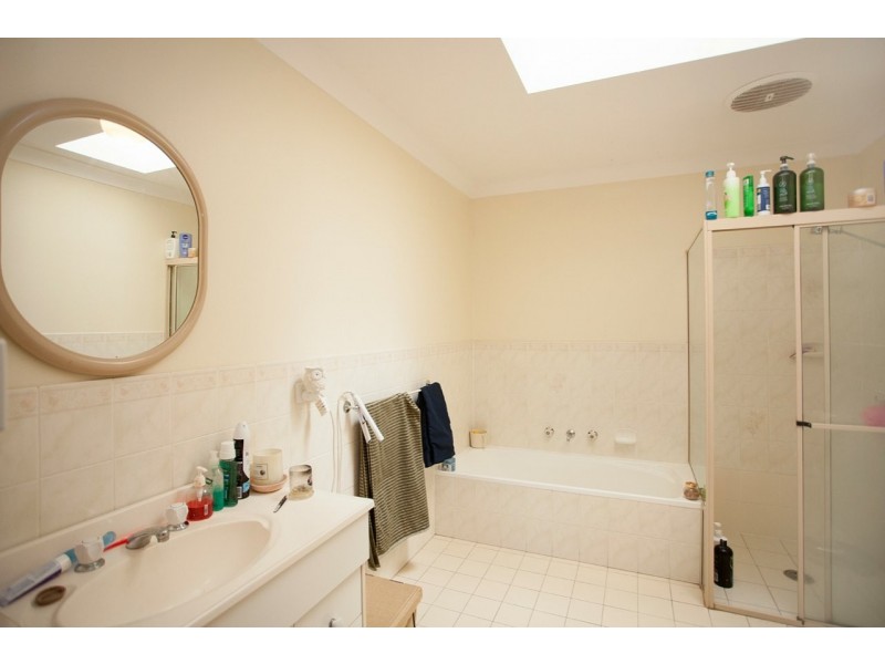 1 & 2/85 Old Bar Road, Old Bar NSW 2430