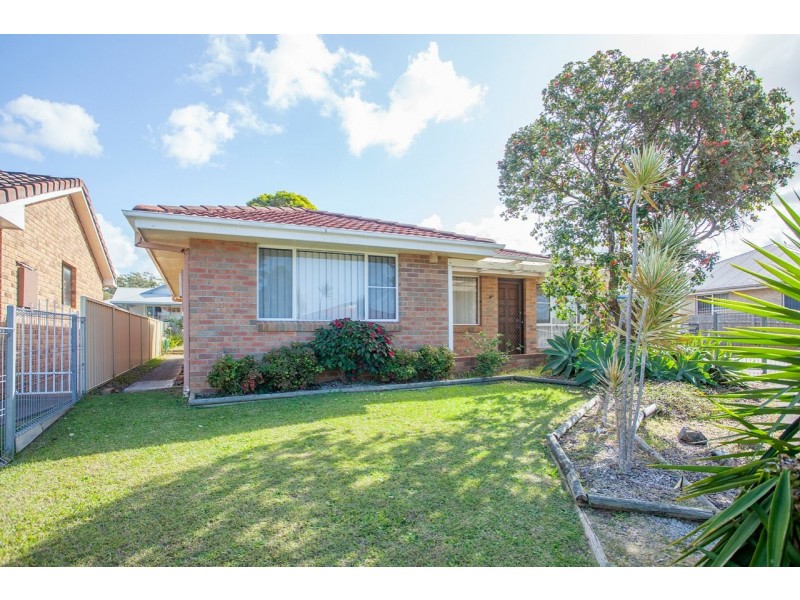 8 Wyden Street, Old Bar NSW 2430