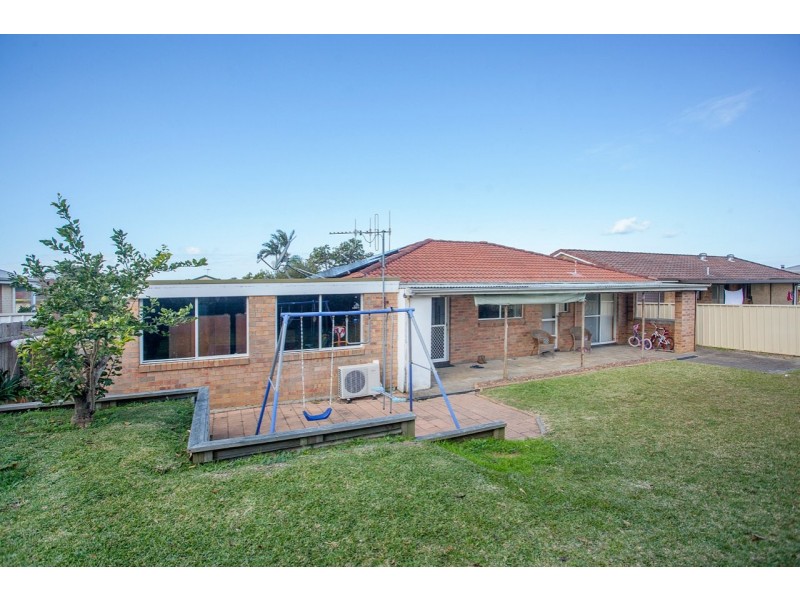 8 Wyden Street, Old Bar NSW 2430