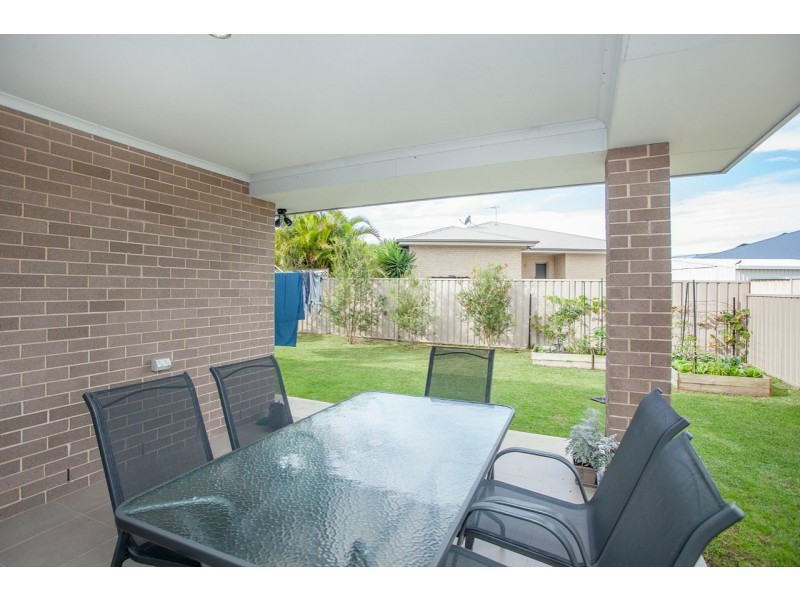 48 Albatross Way, Old Bar NSW 2430